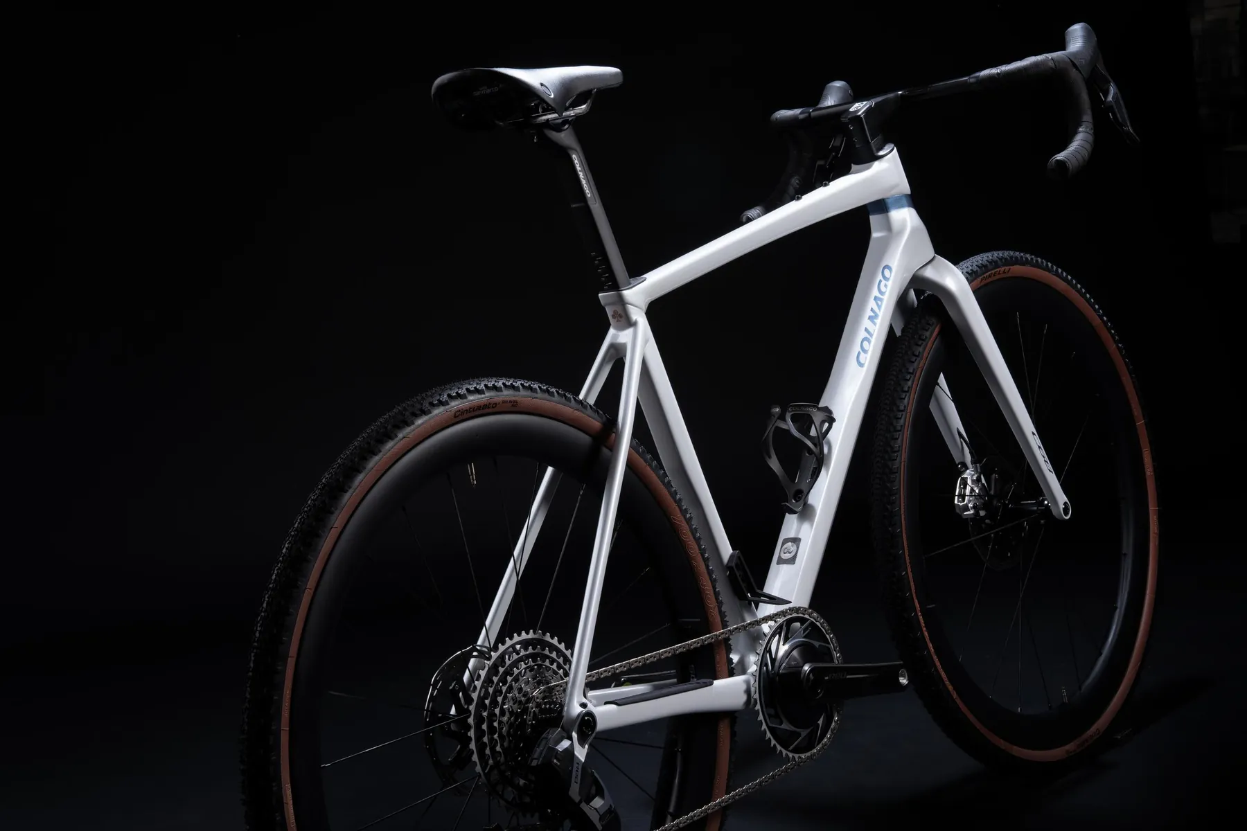 C68 Gravel Vit hos alprad pro shop